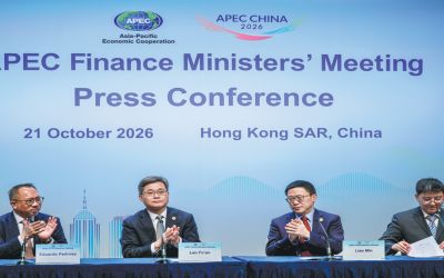 Ministros da APEC adotam declaração em Hong Kong para fortalecer a cooperação financeira regional e apoiar a cúpula.